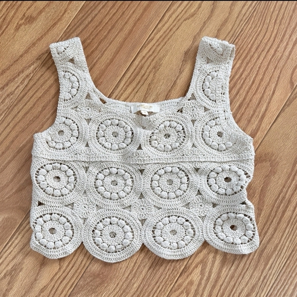 Rebellion Again Crochet Crop Top Women’s Cream Boho Knit Sleeveless XSMALL